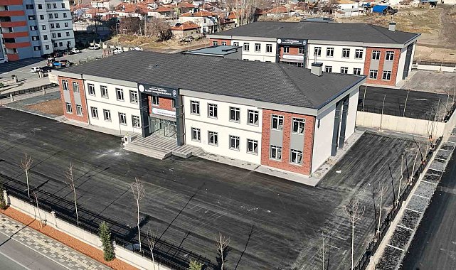 Melikgazi Belediyesi, 3 mahalleye birden hizmet edecek okullarda sona geldi