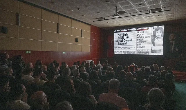 Mersin'de "Biz Radyoyu Çok Sevdik" belgeseli büyük ilgi gördü