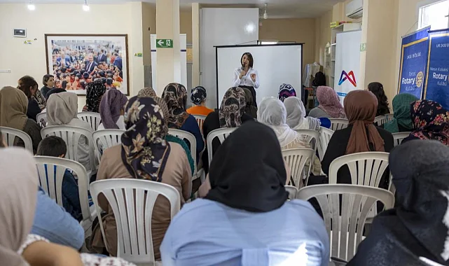 Mersin'de ev kadınlarına ufuk açan eğitim programı