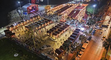 Mersin'de yılbaşı pazarı coşkusu