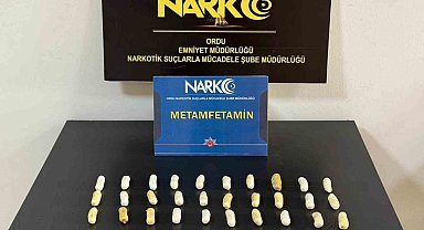 Midesinden 407 gram uyuşturucu çıktı: 2 tutuklama