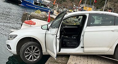 Mudanya Tirilye'de araç denize düşmekten son anda kurtarıldı!
