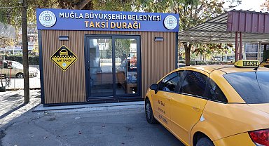 Muğla Büyükşehir'den yerli üretim taksi durakları