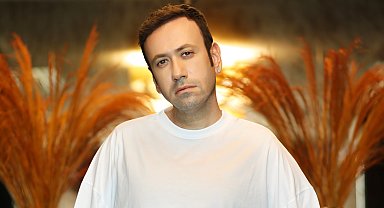 Murat Dalkılıç'tan yılın sürprizi! Sahne ve medya Özgür Aras'a emanet