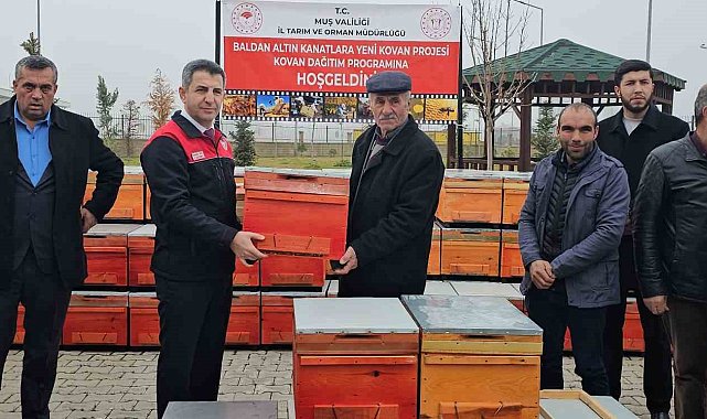 Muş'ta 100 üreticiye 1000 arı kovanı dağıtıldı