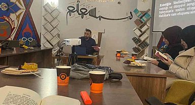 Müslüman Kimliği İnşa Etme Üzerine kitap tahlili gerçekleştirildi