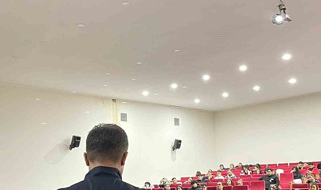 Nazilli İktisadi ve İdari Bilimler Fakültesi'nde 'Siber Güvenlik Semineri' düzenlendi