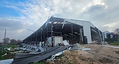 Nilüfer'de iki kaçak yapı daha yıkıldı