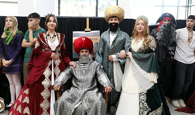 Öğrenciler roman kahramanlarını tanıttı