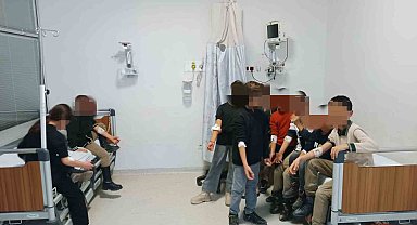 Okulda rahatsızlanan 23 öğrenci hastaneye kaldırıldı