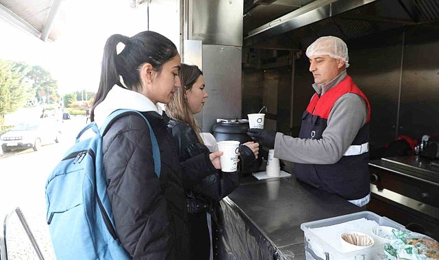 Ordu'da üniversite öğrencilerine sıcak çorba ikramı