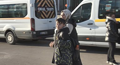 Ortaokul öğrencisinin Mansur Yavaş'a yol çağrısı gülümsetti