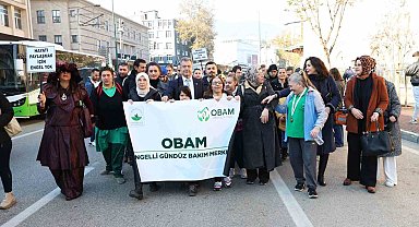 Osmangazi'de engelli bireyler farkındalık için yürüdü