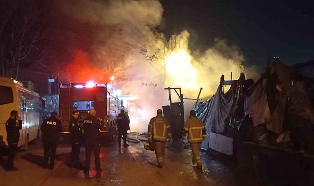 Osmangazi'de gece saatlerinde yangın paniği: 1 yaralı