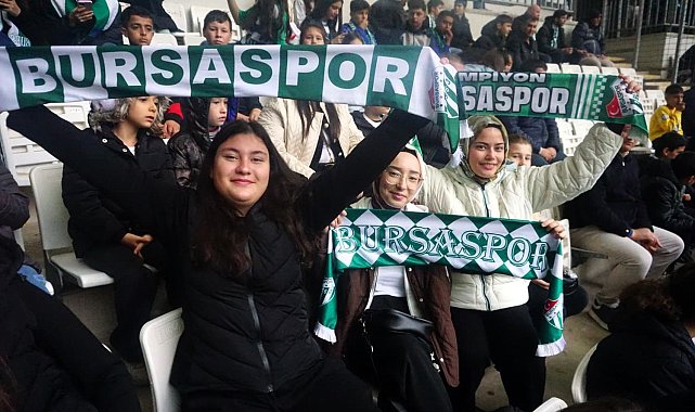Osmangazili çocuklar Bursaspor coşkusunu tribünde yaşadı