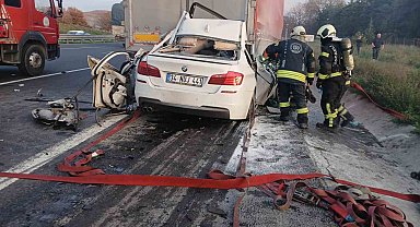 Otomobiliyle tırın altına giren 18 yaşındaki sürücü hayatını kaybetti