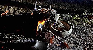 Otomobille çarpışan motosikletin sürücüsü ağır yaralandı