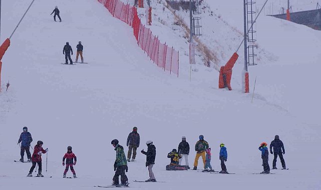 Palandöken'de kar, kış ve kayak keyfi