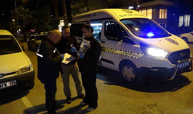 Park halindeki araçlara çarptı, pompalı tüfek ile işyeri sahibini yaraladı