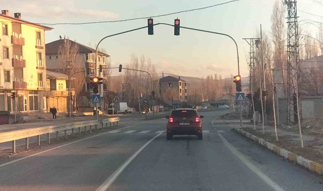 Patnos'ta trafik ışıkları yeniden faaliyete geçti