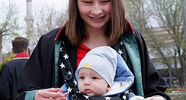 Pencereden düşen avukat kaldırıldığı hastanede kurtarılamadı