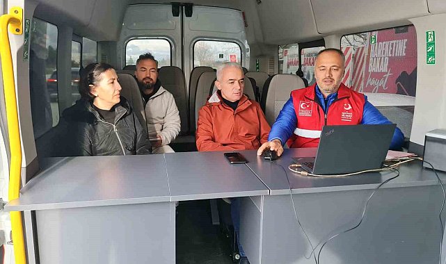 Polisin Mobil Göç Noktası uygulama aracı ile denetimleri sürüyor