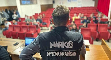 Polisten üniversite öğrencilerine uyuşturucu ile mücadele eğitimi