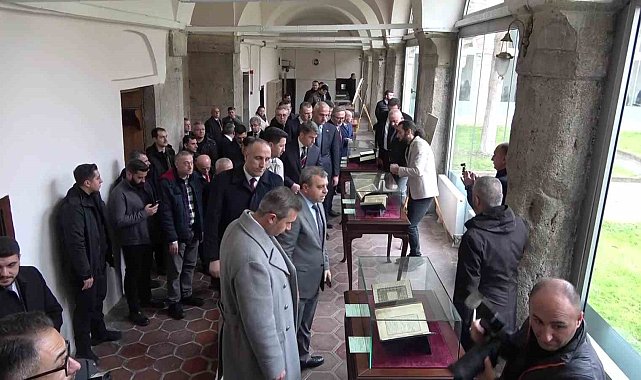 "Amasya'dan İstanbul'a Şeyh Hamdullah Yazma Eser Sergisi" açıldı