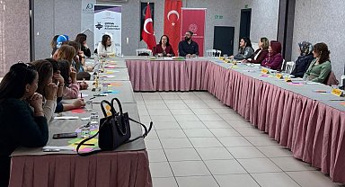 "Felsefe ve Düşünce Akademisi" atölyesi gerçekleştirildi