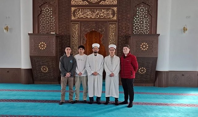 "Gençler Mihrapta" programı Aşağı Söğütönü Hacı Veliler Camii'nde gerçekleştirildi