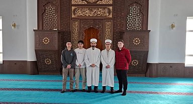 "Gençler Mihrapta" programı Aşağı Söğütönü Hacı Veliler Camii'nde gerçekleştirildi