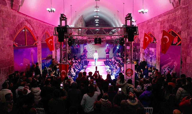"Zamanın ve Zarafetin İzinde: Niğde" sergisi açıldı