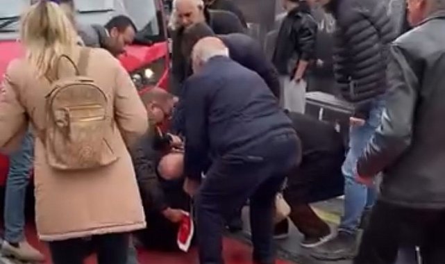 Raylardan geçmek isteyen adama tramvay çarptı