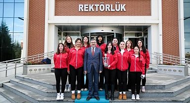 Rektör Kaplancıklı, başarılı sporcularla bir araya geldi