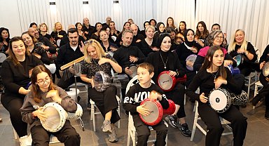 Ritimle gelen dostluk: 7'den 70'e herkes aynı melodide buluşuyor