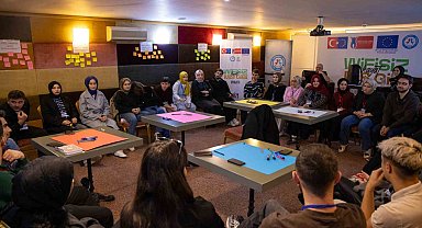 Rize'de gençlerin sosyal medya bağımlılığı araştırılıyor