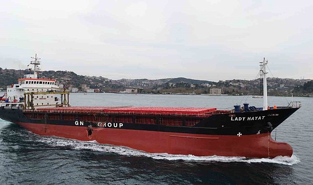 Romanya'da kazaya karışan Türk gemisi İstanbul Boğazı'ndan geçti