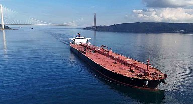 Rusya'nın en büyük limanında vurulan gemi İstanbul Boğazı'ndan geçti