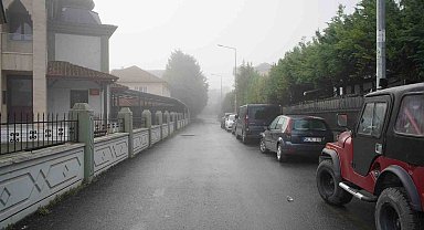 Sakarya'da sis görüş mesafesini 50 metreye düşürdü