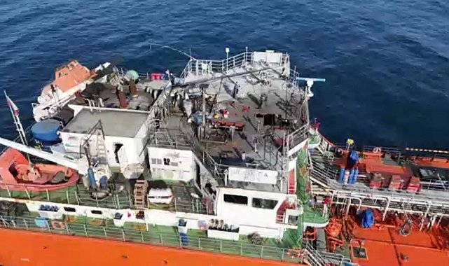 Saldırıya uğrayan MIDVOLGA-2 isimli geminin Sinop'taki tamir çalışmaları sürüyor