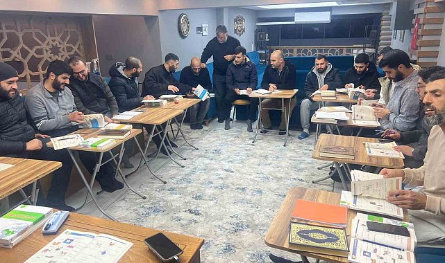 Salihli'de gençlerin Arapça öğrenme merakı kursa dönüştü