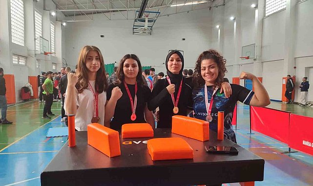 Salihlili imam hatipli kızların bileği bükülmedi