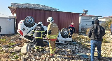 Samandağ'da takla atan otomobilin sürücüsü yaralandı