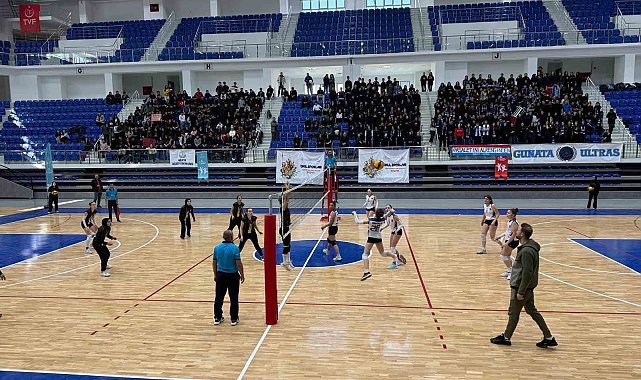 Şampiyonluk kupası Şehriban Günata'nın