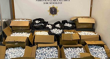 Samsun'da peş peşe giden 3 araçtan 350 bin uyuşturucu hap ele geçirildi