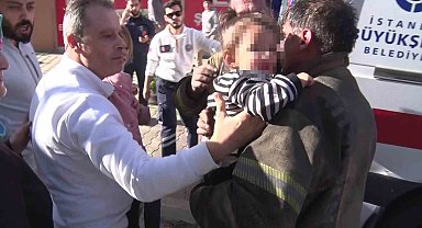 Sancaktepe'de asansör yangını: Anne-çocuk ve 2 itfaiye eri dumandan etkilendi