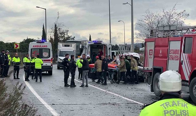 Sancaktepe'de hafriyat kamyonuyla çarpışan kamyonetin sürücüsü hayatını kaybetti