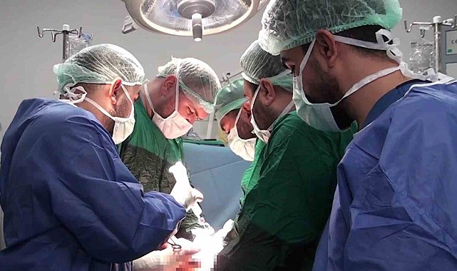 Şanlıurfa'da 25 santimetrelik dev kist ameliyatla alındı