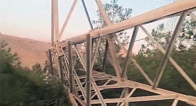 Şanlıurfa'da direk hırsızları bölgeyi elektriksiz bıraktı