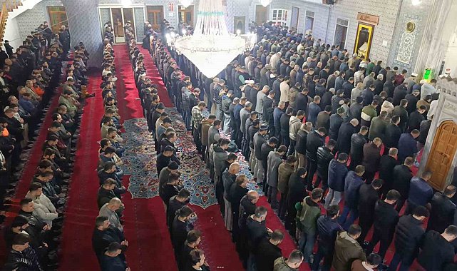 Şanlıurfa'da Regaip Kandili coşkusu